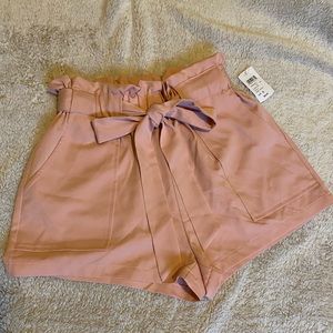 Windsor size small pale pink paper-bag short. New with tag